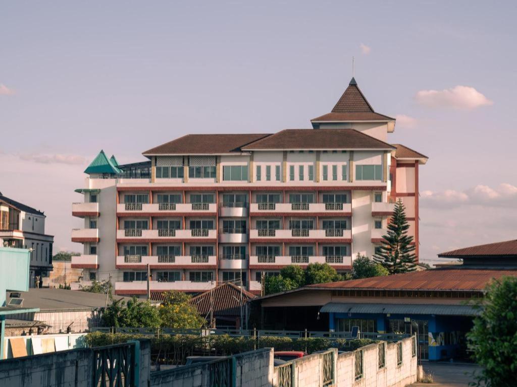 Hotel The Mansion Pakchong Mu Si Zewnętrze zdjęcie